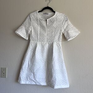 Sandro Moscoloni Cuban Fit White Embroidered Lace A-Line Dress — Size 1